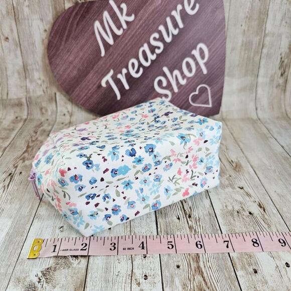 Women's Cosmetic Bag - White/Purple Floral - Picture 3 of 5